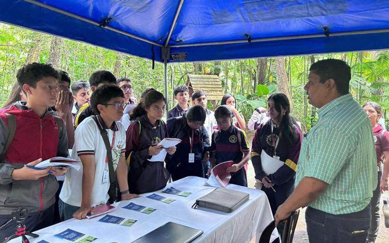 Escolares aprenden gestión sostenible de los recursos naturales