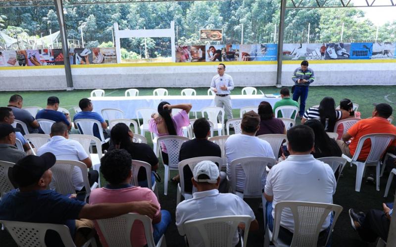 Transportistas de Colomba Costa Cuca reciben formación en plataformas digitales de la DGT