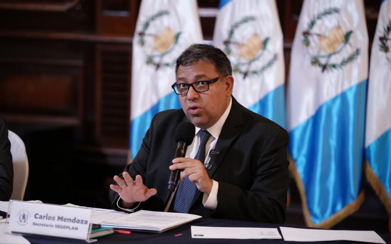 Secretario Carlos Mendoza encabezó la mesa principal del Conadur. 