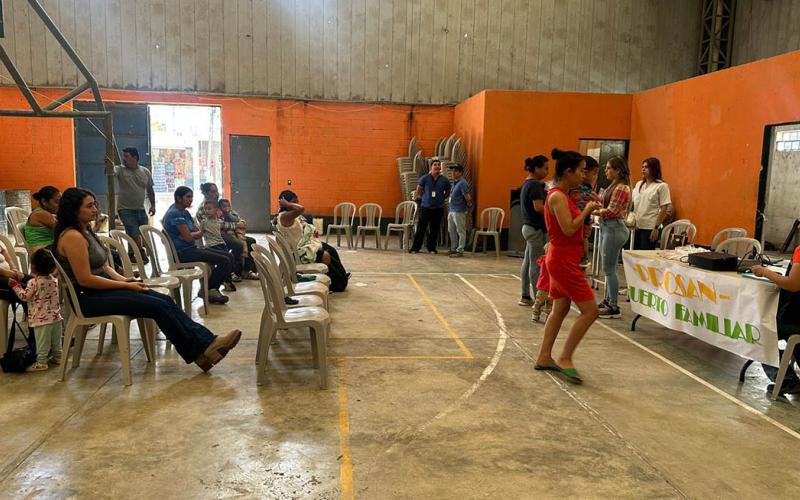 Capacitan a madres de familia para establecer huertos familiares