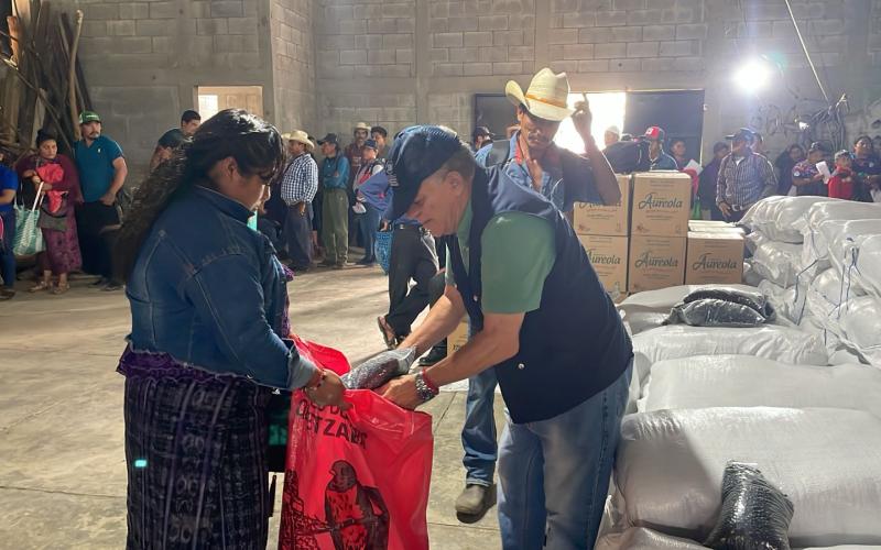 Entregan Alimentos Por Acciones en Cubulco