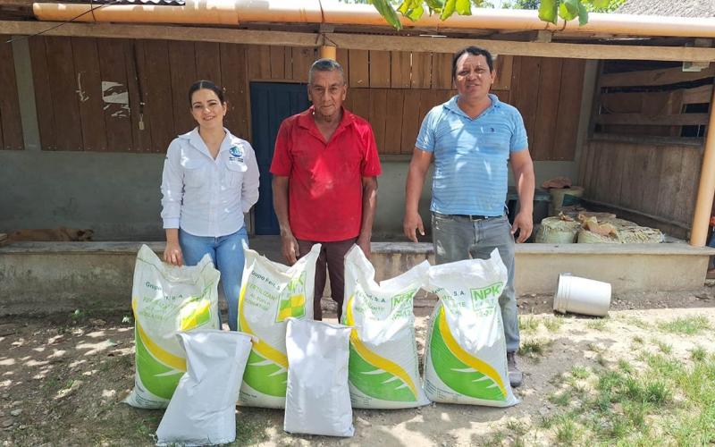 Familias de El Chal reciben insumos para parcelas demostrativas de maíz