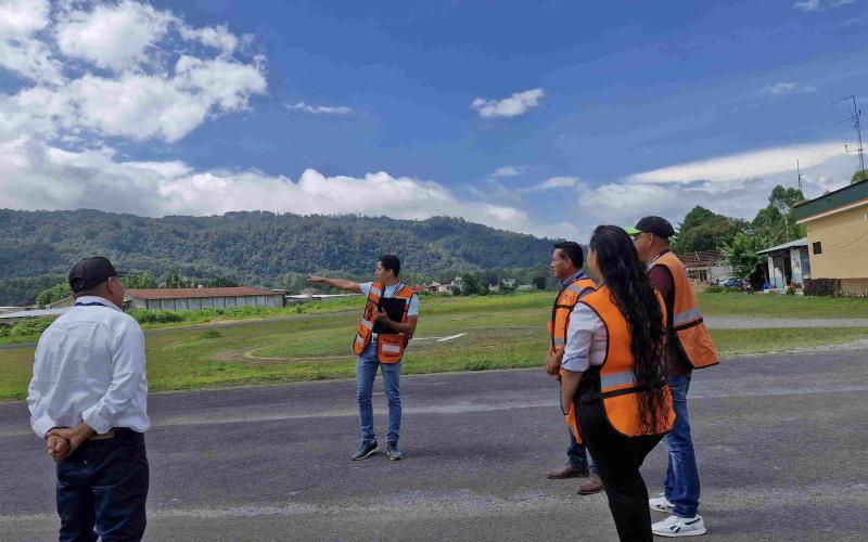 la Dirección General de Aeronáutica Civil (DGAC) ha incorporado a 24 nuevos colaboradores, 12 en mantenimiento y 12 en seguridad (AVSEC)