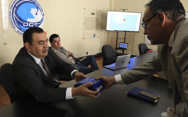 DGT evalúa método de pago