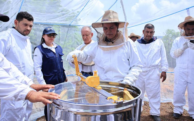 Ministra de Agricultura visita proyectos que impulsan el desarrollo en Baja Verapaz 