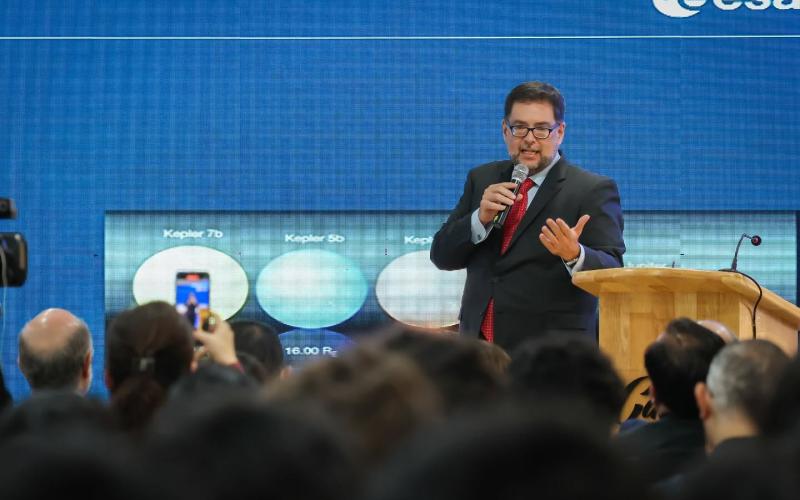 Converciencia 2025 abre con exploración del universo y un llamado a impulsar los Clubes de Ciencias