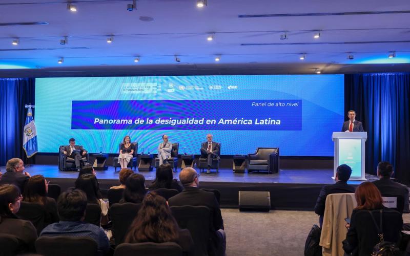 Ministro de Finanzas destaca el rol de la política fiscal en la reducción de la desigualdad durante seminario regional en Guatemala