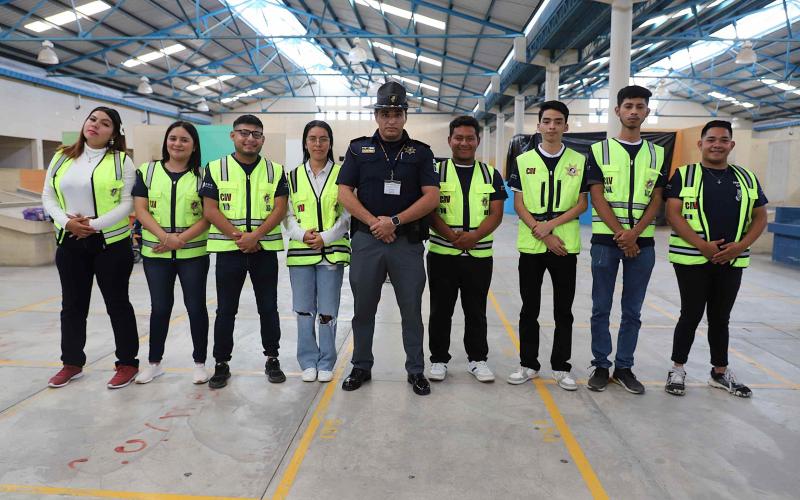 Jóvenes de El Progreso se gradúan como Servidores por la Educación Vial junto a PROVIAL