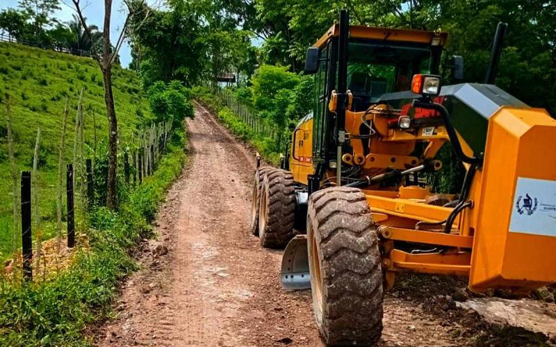 Más de 4,000 vecinos beneficiados con rehabilitación vial en Petén