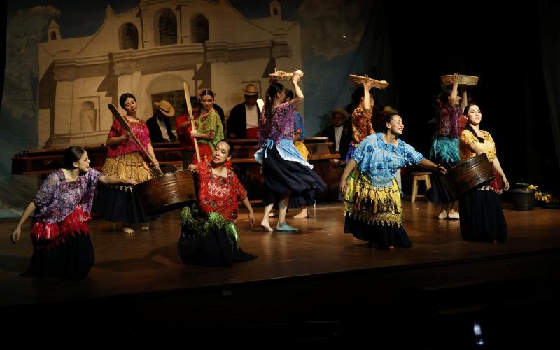 Ballet Moderno y Folklórico