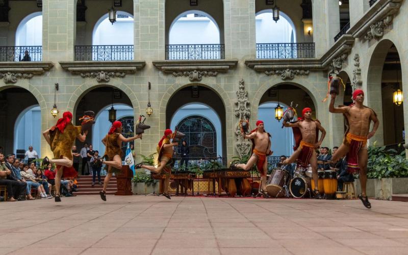 Ballet Moderno y Folklórico de Guatemala