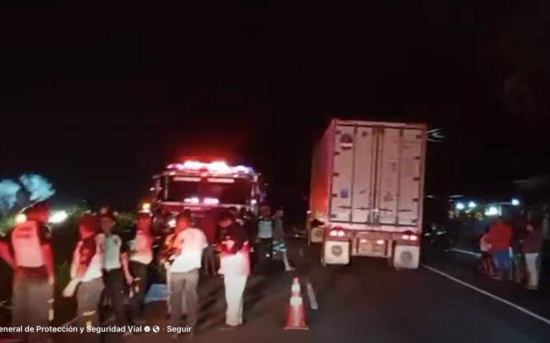 Provial atiende accidente en Santa Lucía Cotzumalguapa: tres personas pierden la vida
