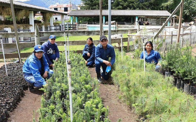 EFAS forman a 1195 alumnos líderes en el campo agropecuario