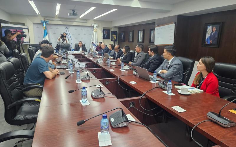 Drones en el aire, reglas sobre la mesa: Congreso y DGAC impulsan diálogo técnico