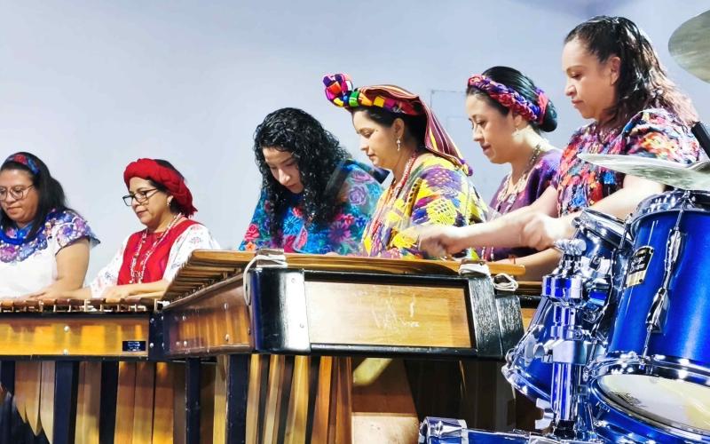 Marimba Femenina de Concierto 