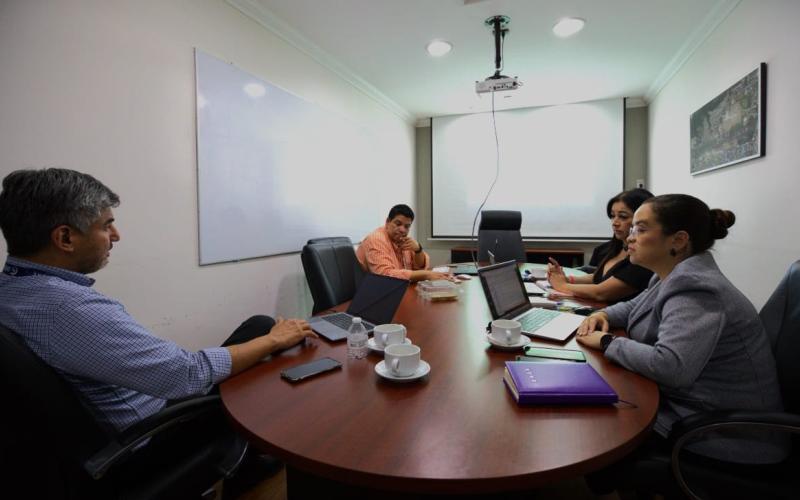 Esta iniciativa tiene como propósito principal garantizar que el personal cuente con las competencias necesarias para responder a los desafíos del sector