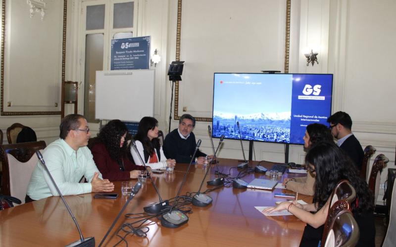 La delegación de SEGEPLAN se reunió con el Gobierno Regional Metropolitano de Santiago (GORE), 