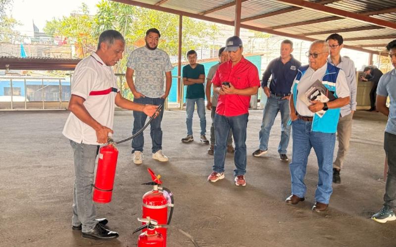  La UDEVIPO fortalece medidas de prevención con capacitación en el uso correcto de extintores