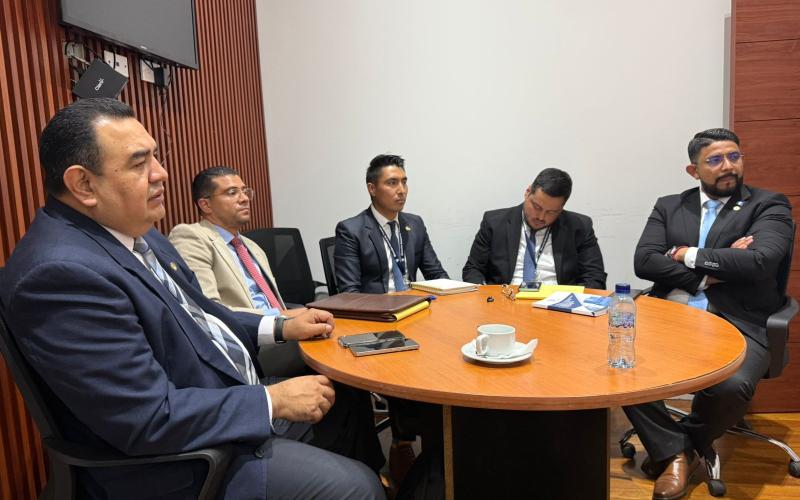 DGT avanza en la regularización del transporte extraurbano en Retalhuleu