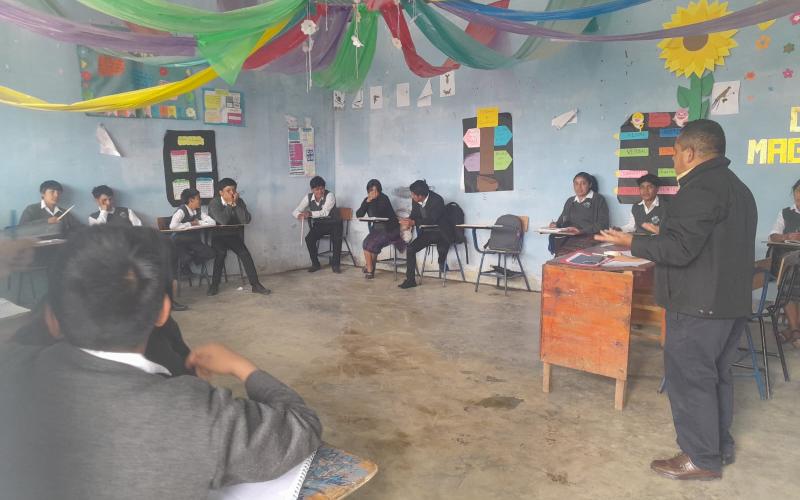 Uso de idiomas mayas en servicios públicos