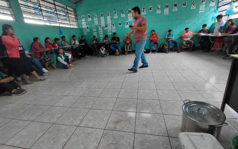Niños de Santo Domingo Xenacoj 