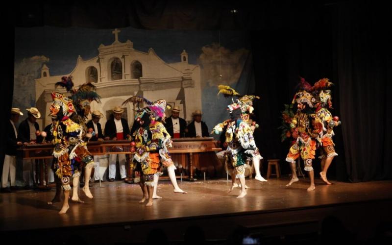 Ballet Moderno y Folklórico