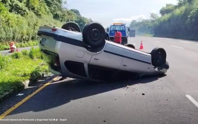 Provial atiende accidente en la ruta al Pacífico; una persona resultó herida