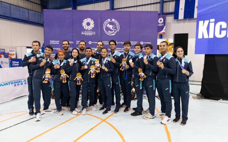 Guatemala brilla en kickboxing