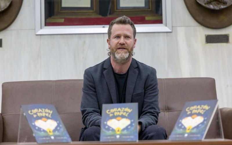 Presentan la Novela Juvenil “Corazón de Papel”
