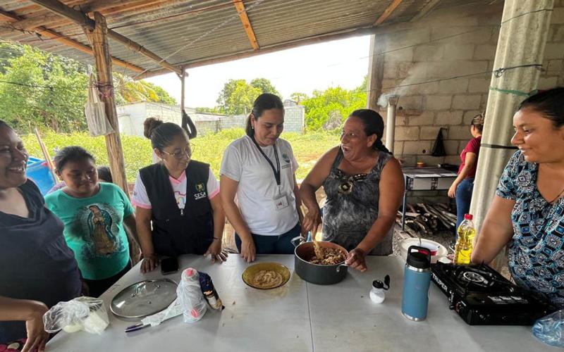 De los huertos familiares a la mesa, recetas nutritivas para niños saludables