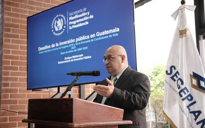 Enrique Maldonado, Subsecretario de Inversión para el Desarrollo, expuso los desafíos clave de la inversión en Guatemala.