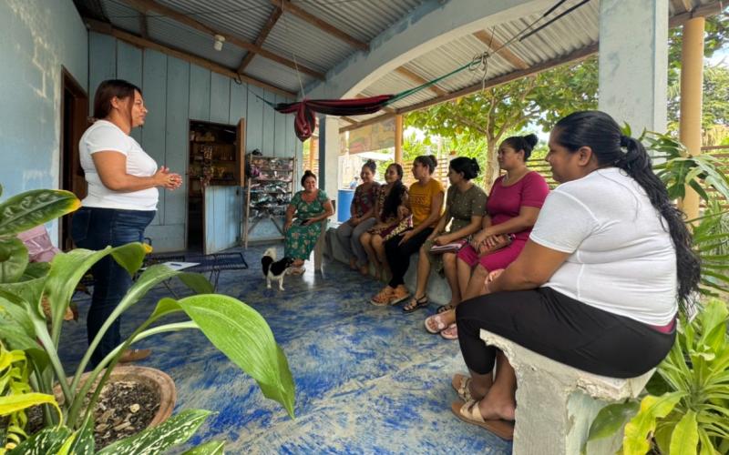 Familias peteneras aprenden a preparar atol de macal