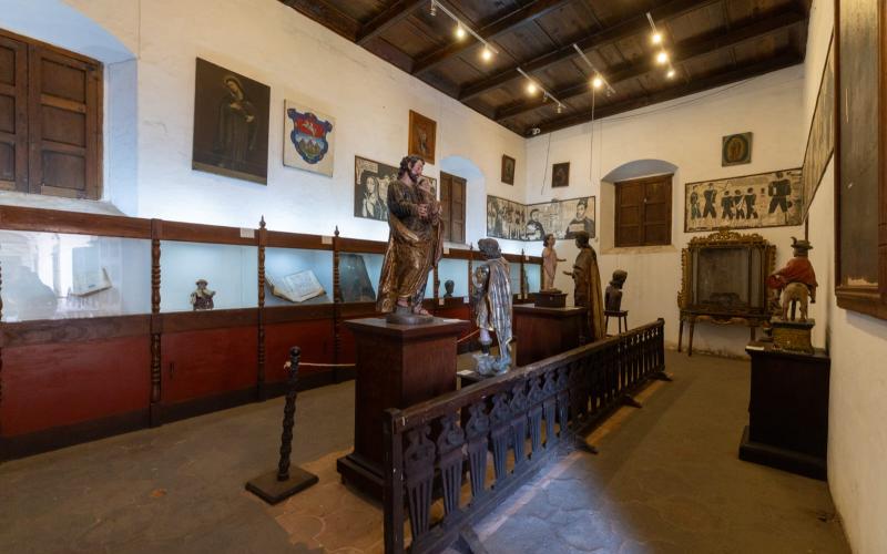  Museo de Arte Colonial de Antigua Guatemala