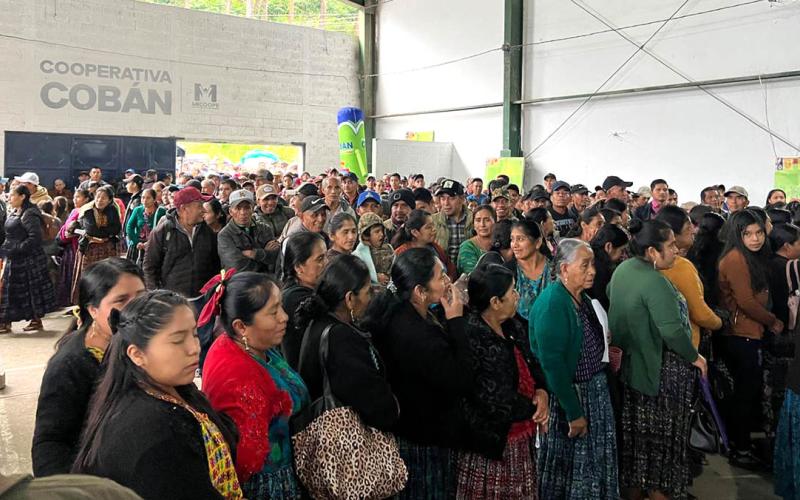 Entregan asistencia alimentaria a más de 11 mil familias en situación de vulnerabilidad