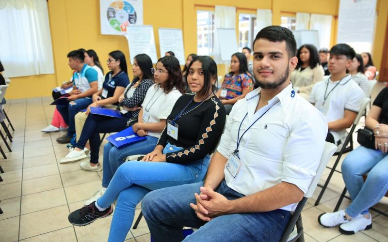 Jóvenes servidores cívicos impulsan el extensionismo rural y apoyan a miles de familias