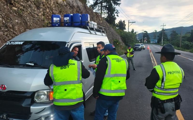 DGT hace un llamado a conductores de buses extraurbanos para reforzar la seguridad vial durante la temporada navideña