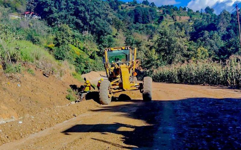 Caminos realiza mejoras en la red vial de comunidades de Huehuetenango 
