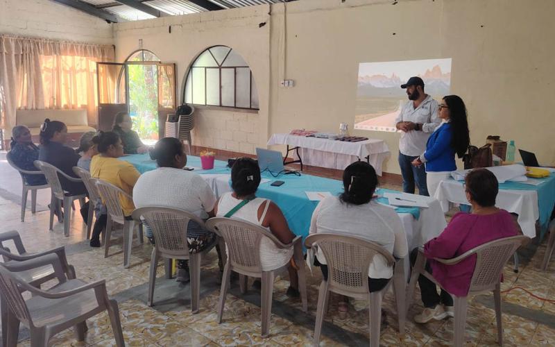 Capacitan a emprendedoras de San Miguel Petapa para fortalecer sus capacidades