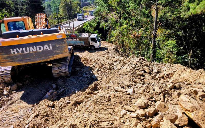 Inicia instalación de puente Bailey en Santa Bárbara para mejorar la conectividad entre Baja y Alta Verapaz