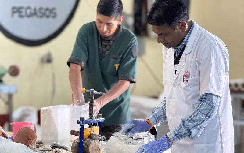 Campamento de adaptación y donación de prótesis por parte de la República de la India