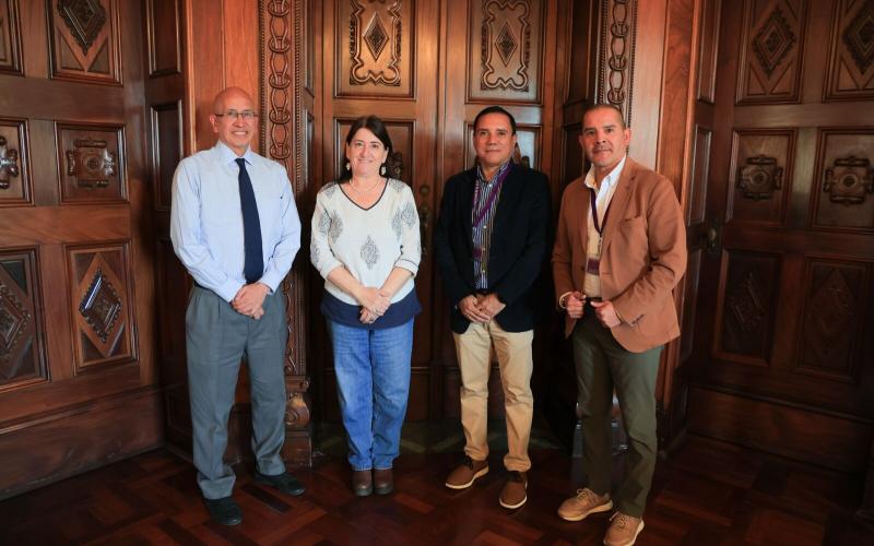 Ministra Grazioso sostiene reunión sobre construcción de instalaciones deportivas en San Juan Chamelco