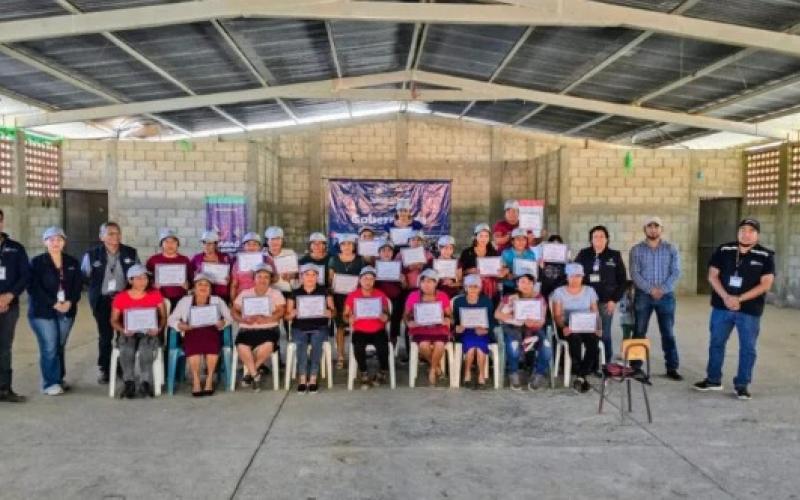 Gradúan a 30 agentes de cambio en San Carlos Alzatate para fortalecer acciones de salud, higiene y nutrición