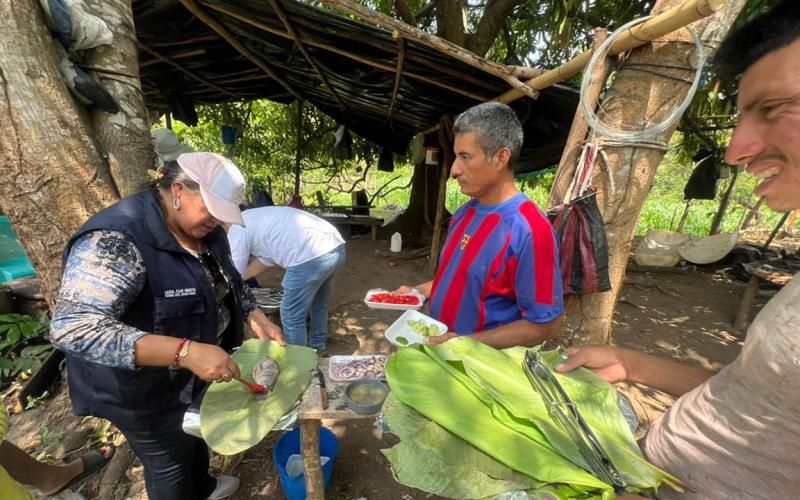 Aprenden nuevas formas de preparar tilapia en Santa Rosa