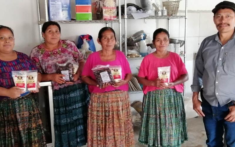 De productores a microempresarios: familias rurales transforman sus cosechas
