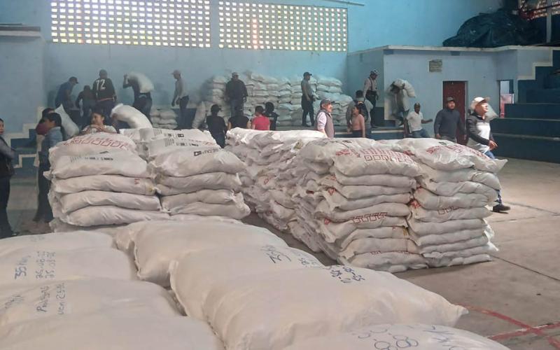 Raciones alimentarias apoyan a familias vulnerables de Jalapa