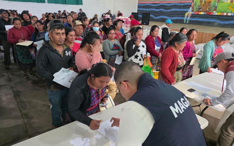 Raciones de alimentos llegan a miles de familias rurales