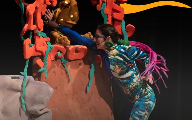 El grupo de teatro «Saltimbanquis», de Quetzaltenango, presentó la obra «Los soberbios»