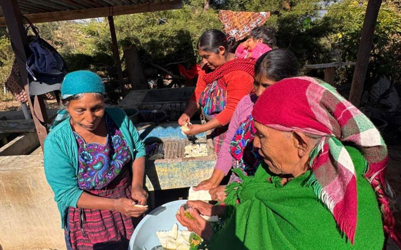 Capacitan a familias rurales en transformación de alimentos e inocuidad