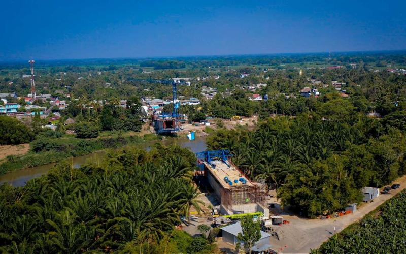 Avanza construcción de puente entre Ocós y La Blanca en San Marcos