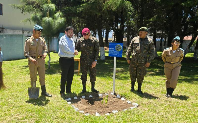 Promueven prácticas sostenibles y seguridad alimentaria en jornada ecológica interinstitucional